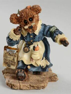 Ms Bruin-As The Teacher - 2414 - Holiday Pageant Series by Boyds Bears BOXED